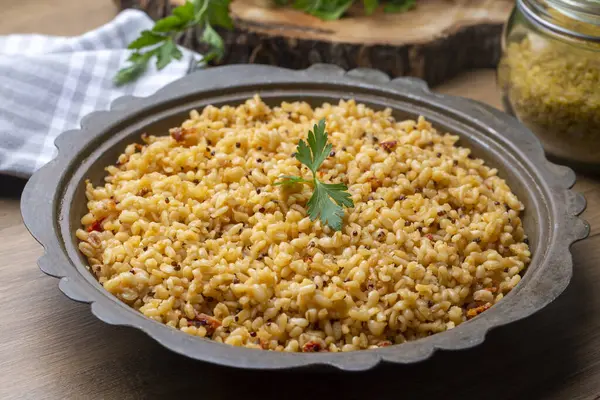 Chia tohumlu Bulgur pilavı (Türkçe adı; chia tohumlu bulgur pilavi)