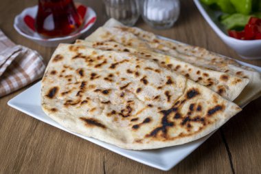 Türk D Borek - D Borek - Geleneksel el yapımı Türk pastası (Türkçe adı; d borek))