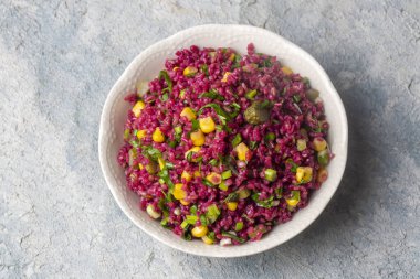 Şalgamlı Bulgur Salatası (Türkçe adı; salgamlı bulgur salatasi)