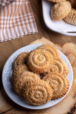 Kombe adında kurabiye kalıplarından yapılmış kurabiyeler. Antakya 'nın geleneksel yerel yemekleri.