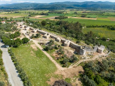Idyma Kalesi. Türkiye 'nin Mugla ilçesine bağlı Gokova köyüne bakın. Akyaka Kalesi.