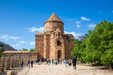 Van - Türkiye, 19 Mayıs 2023, Akdamar Adası, Van Gölü. Kutsal Haç Ermeni Katedrali - Akdamar - Ahtamara - Türkiye