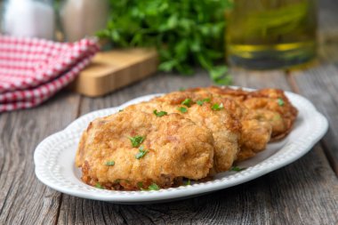 Türk usulü köfteler (Türkçe adı; Kadin Budu Kofte )