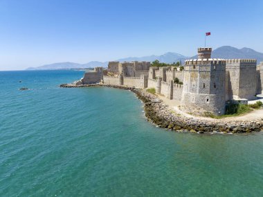 Anamur Kasabası 'ndaki Mamure Şatosu veya Anamur Şatosu' nun hava görüntüsü