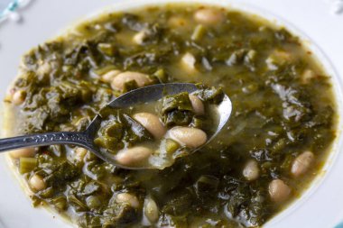 Türk Kara Lahana corbasi - Kara lahana veya Kale Çorbası.