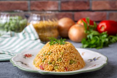 Bezelyeli Bulgur pilavı; Türkçe adı; Bezelyeli bulgur pilavi