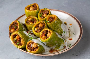 Sihil Mahsi; Antakya 'da yapılan özel bir tencere - Türkiye Bölgesel Mutfağı' ndan Hatay mutfağı. Kabak dolması gibi bir şey..