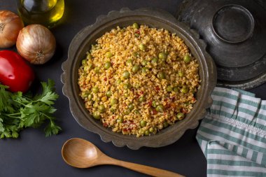 Bezelyeli Bulgur pilavı; Türkçe adı; Bezelyeli bulgur pilavi