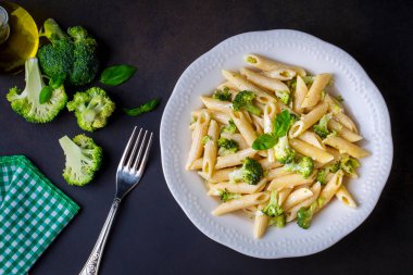 Bir demet çiğ organik muz Yenmeye hazır