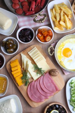 Geleneksel lezzetli Türk kahvaltısı, yemek konsepti fotoğrafı.