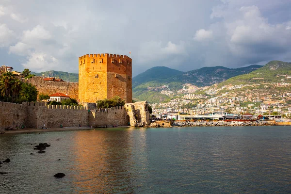 Alanya limanında Antik Kızıl Kule Kizil Kule