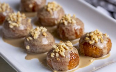 Geleneksel lezzetli Türk tatlısı, Türk adı Kemalpasa tatlisi