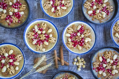Geleneksel lezzetli Türk tatlıları; Ashura (Emin)