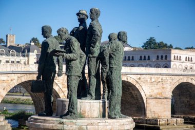 Üsküp - Makedonya, 29 Ekim 2023, Üsküp Taş Köprüsü, Üsküp 'ün başkenti Üsküp' teki Vardar Nehri üzerindeki köprü.