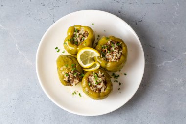 Geleneksel lezzetli Türk yemekleri; dolma dolma dolma dolma dolma biberli et (Türkçe adı; Etli biber dolmasi)