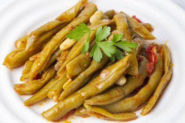 Geleneksel lezzetli Türk yemekleri; zeytinyağlı yeşil fasulyeler; Türk adı; Zeytinyagli taze fasulye