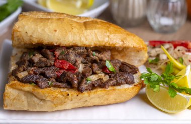 Geleneksel Türk kebabı et tantuni beyaz et (mersin tantuni) Tantuni, geleneksel Türk kebabı