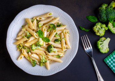 Bir demet çiğ organik muz Yenmeye hazır