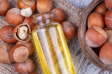 Cam şişede fındık yağı