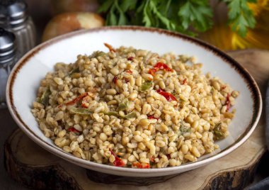 Firik 'li Bulgur pilavı (Türkçe adı; firikli bulgur pilavi)