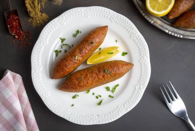 Türk özel gıdası icli kofte ve oruk, yerli Türk gıdaları. Hatay oruk kofte.