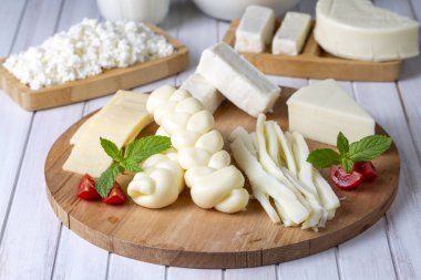 Özel peynir çeşitleri, Türk mutfağından çeşitli peynirler.