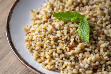 Bulgur pilaf with chia seeds