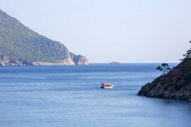 Adrasan, Kemer Antalya, 22 Nisan 2021, Antalya ilinin Kemer ilçesindeki Akdeniz kıyısı boyunca Adrasan Sahili 'nden deniz manzarası