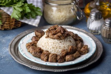 Pirinçli Türk Et Kavurma - pilav (Türkçe isim; kurban kavurma, pilav ustu kavurma)