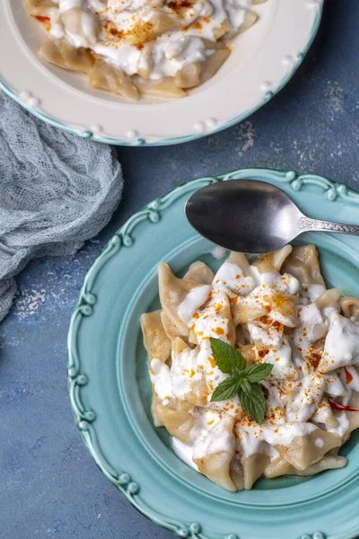 Geleneksel Türk mutfağı; Türk mantısı, Türk adı; Manti, ucgen manti