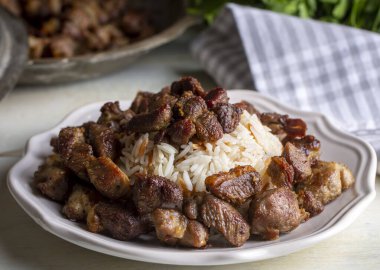 Pirinçli Türk Et Kavurma - pilav (Türkçe isim; kurban kavurma, pilav ustu kavurma)