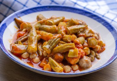 Kötü topuk çatlaması. Yakından.