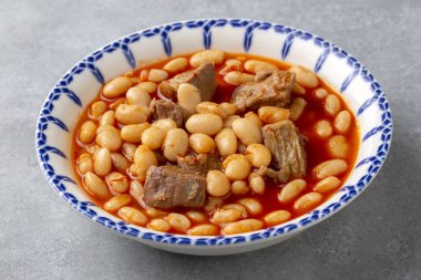 Türk yemekleri; kuru fasulye (kuru fasulye))