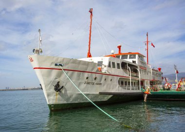 İzmir - Türkiye, 10 Şubat 2021, Zubeyde Hanım Bir Eğitim ve Müze Gemisi 05 Mayıs 2014 'te İzmir' de demir attı.