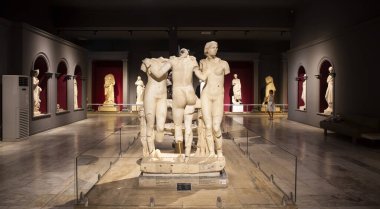 Antalya Müzesi - Türkiye, 10 Ağustos 2023, Antalya Müzesi 'nde antik heykeller sergilendi.