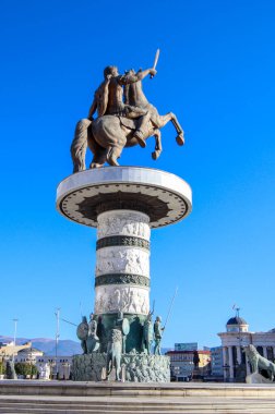 Üsküp - Makedonya, 29 Ekim 2023, Sonbahar yapraklı Büyük İskender