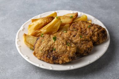 Türk usulü köfteler (Türkçe adı; Kadin Budu Kofte )