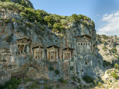 Kaunos Dalyan 'daki kaya kesimli tapınak mezarları - Türkiye (Türkçe adı; kaya mezarları) Antik Dalyan vadisi Kaunos kenti, Türkiye. Kaunos (Latince: Caunus), Anadolu 'da bir şehirdir.