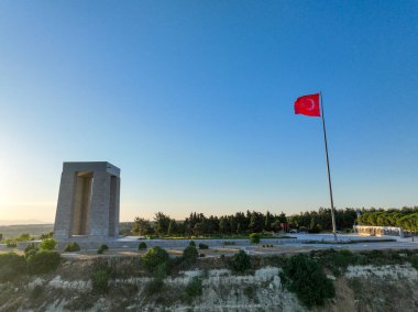 Çanakkale - Türkiye, 12 Eylül 2021 Gelibolu Yarımadası, Birinci Dünya Savaşı sırasında Çanakkale ve deniz muharebelerinin yapıldığı yer. Şehitler Anıtı ve Anzak Koyu. İnsansız hava aracı ile fotoğraf çekimi.