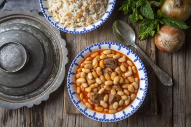 Türk yemekleri; kuru fasulye, kıymalı fasulye (kuru fasulye))