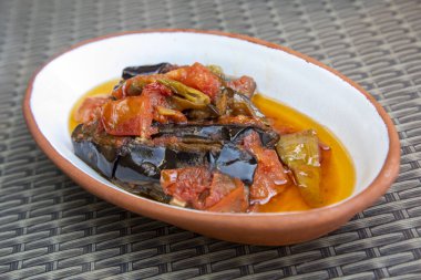 Lezzetli Türk mutfağı, kızarmış patlıcan. Türkçe adı; Patlican cigirtma