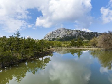 Dağ göleti, göl. Manisa - Türkiye