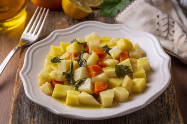 Türk zeytinyağı gıdaları; kereviz (Türkçe adı; Zeytinyagli kereviz)