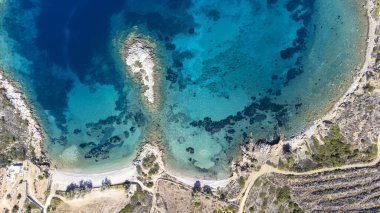 Chios Adası - Yunanistan. Adanın batı yakasında Didima ya da Didyma plajı (kelimenin tam anlamıyla 