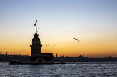 Bakire Kulesi (Kiz Kulesi) gece manzarası