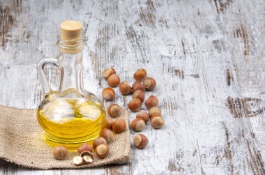 Cam şişede fındık yağı
