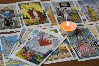 Tarot kartlarıyla falcılık
