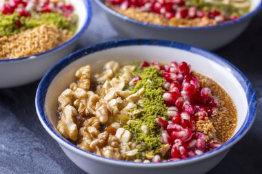 Geleneksel lezzetli Türk tatlıları; Ashura (Emin)