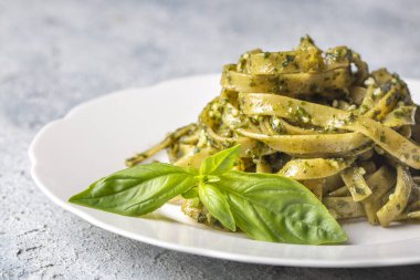 İtalyan makarnası; Pesto soslu Tagliatelle.