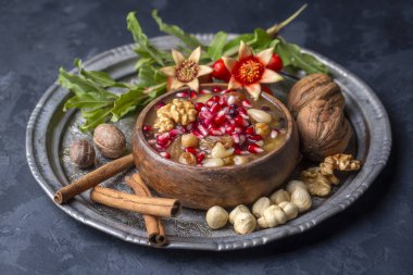 Geleneksel lezzetli Türk tatlıları; Ashura (Emin)